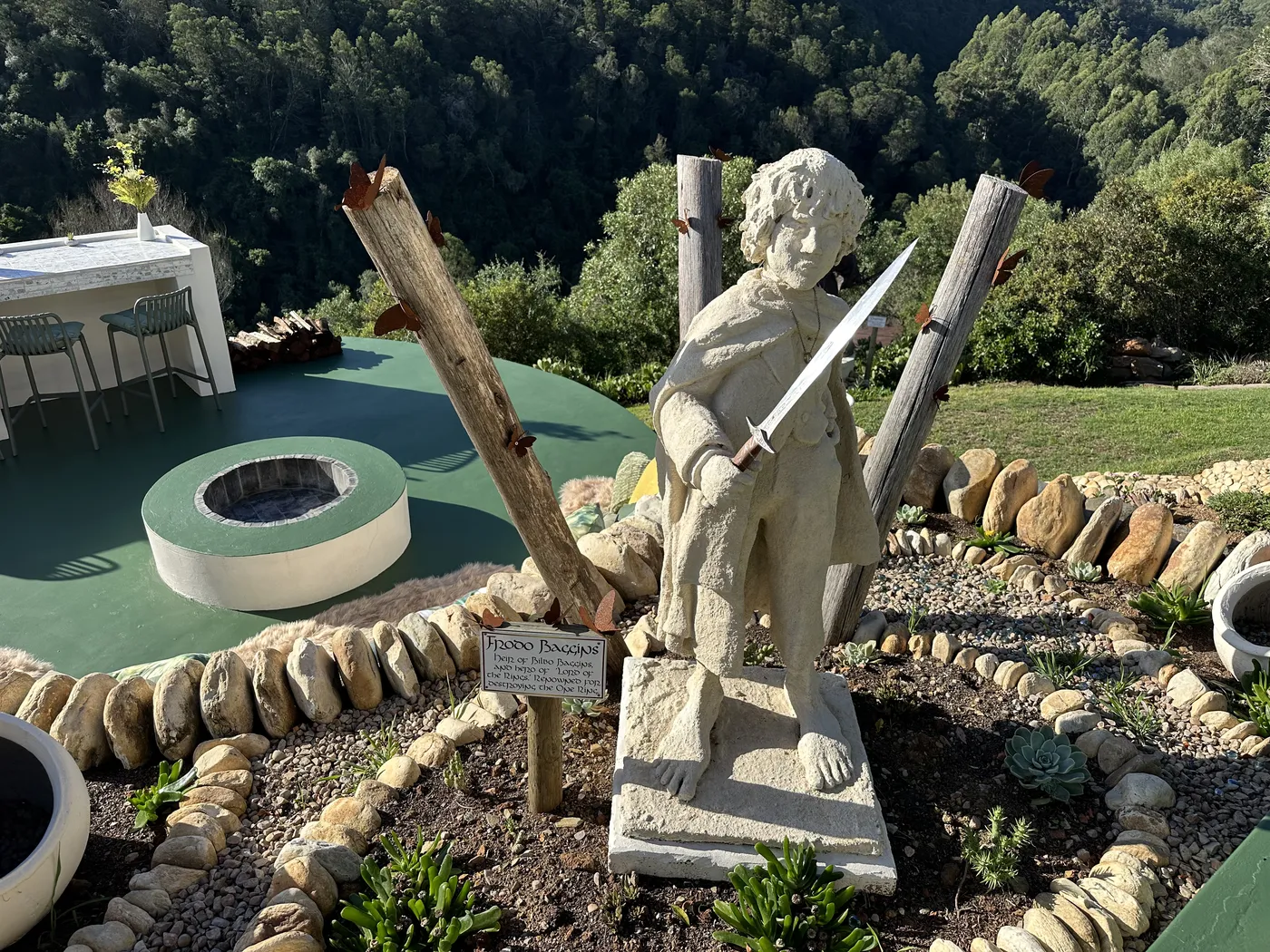 Frodo statue