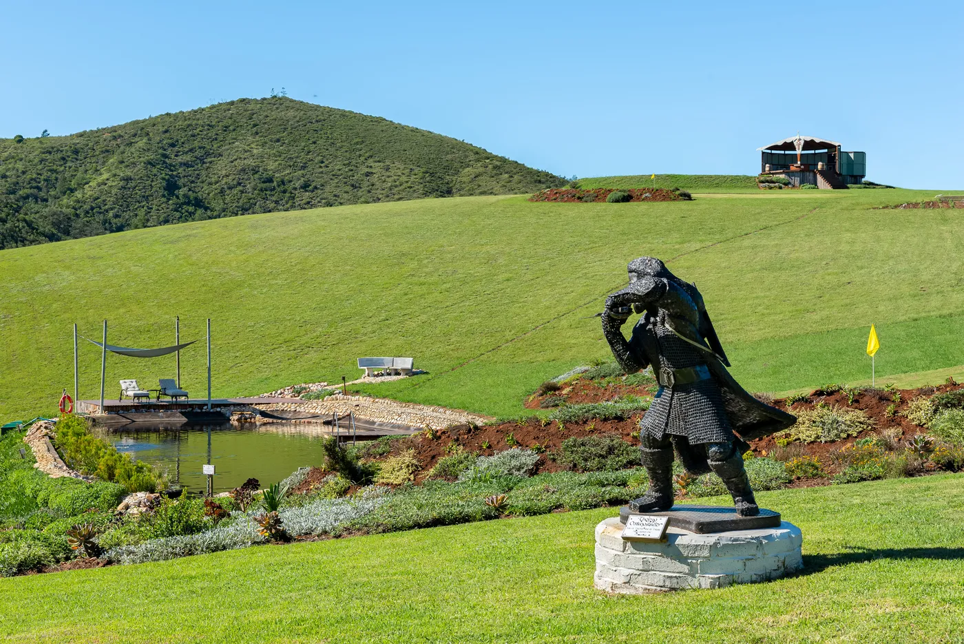 Gimli statue