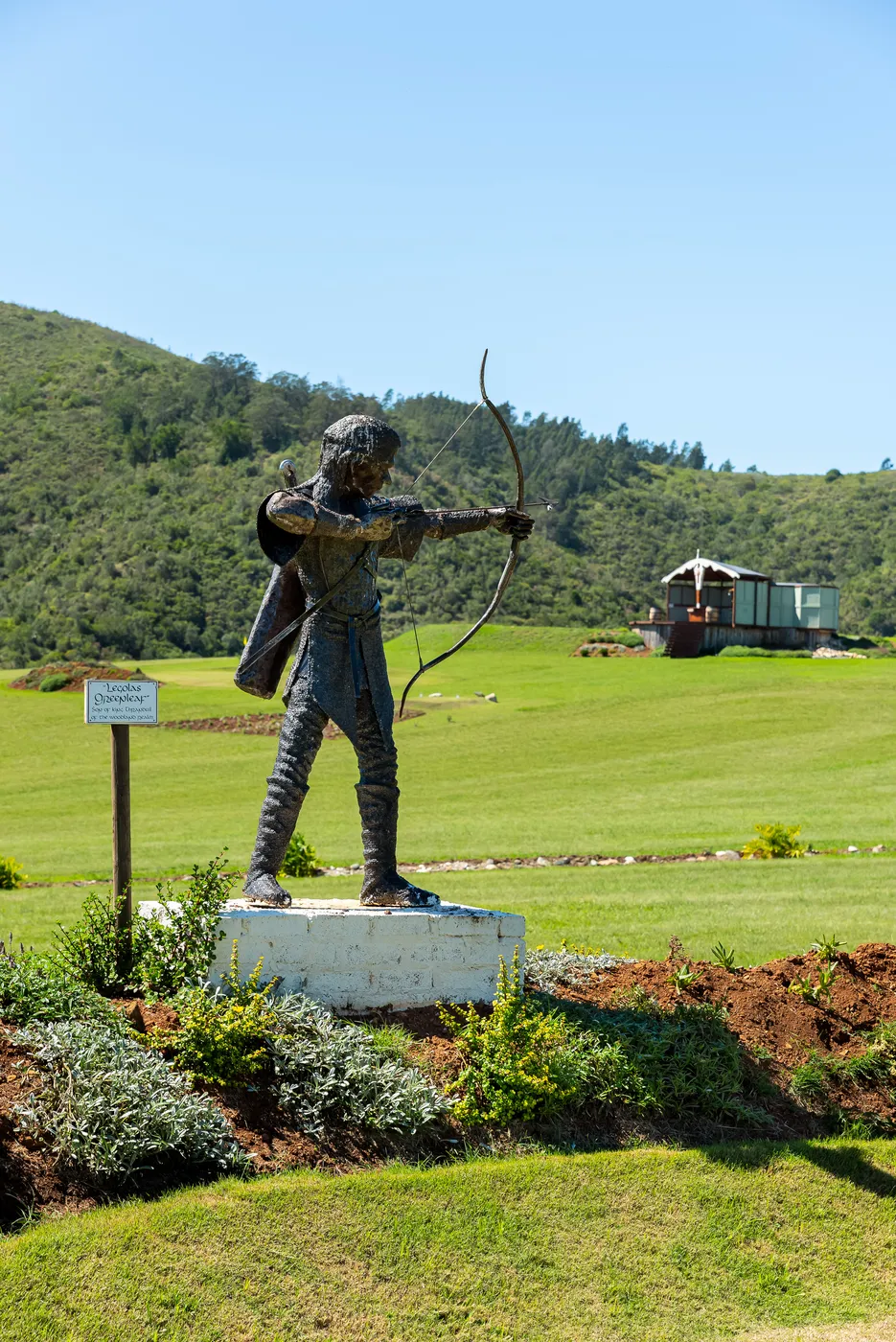 Legolas statue
